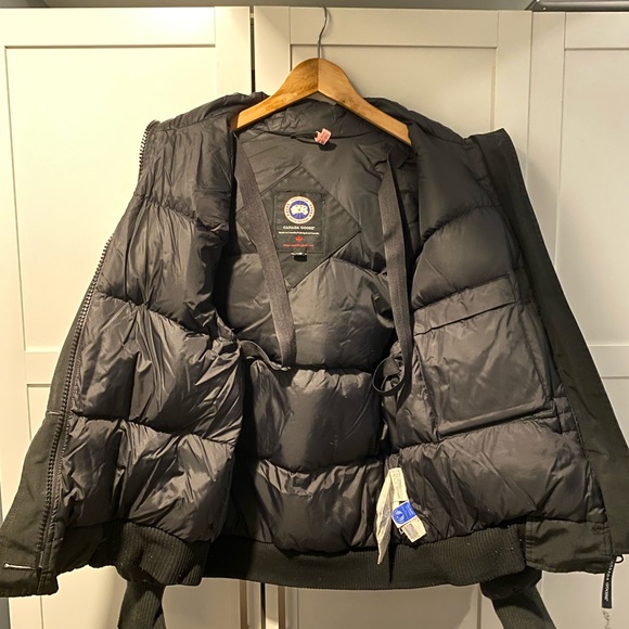 Canada goose chilliwack bomber. - Picture 3 of 4